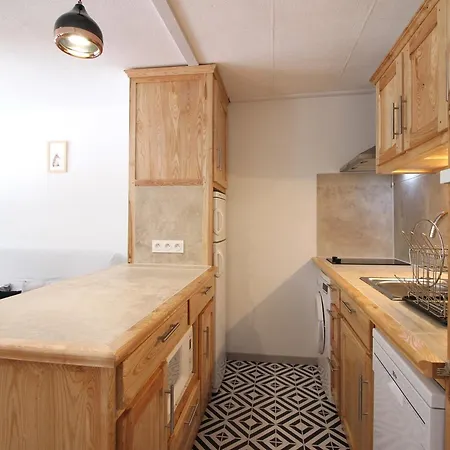 F2 Bis Au Mont-dore Avec Balcon, Au Pied Des Pistes, 6 Pers, Parking, Ascenseur - Fr-1-415-150 Apartman *