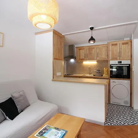 F2 Bis Au Mont-dore Avec Balcon, Au Pied Des Pistes, 6 Pers, Parking, Ascenseur - Fr-1-415-150 Apartment Le Mont-Dore