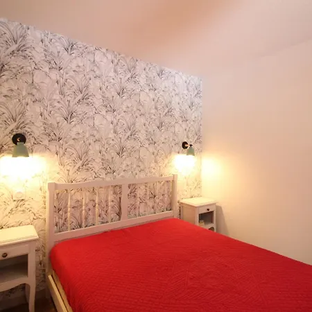 F2 Bis Au Mont-dore Avec Balcon, Au Pied Des Pistes, 6 Pers, Parking, Ascenseur - Fr-1-415-150 *